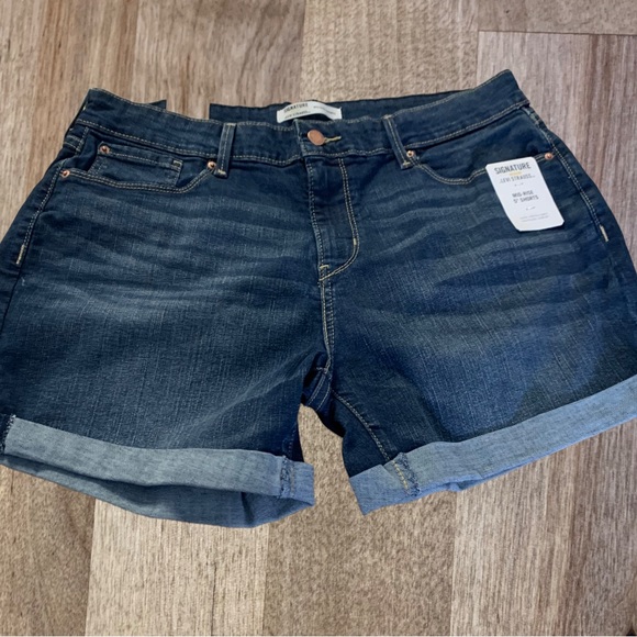 Signature By Levi Strauss Mid-rise Super Stretch Fabric Cuffed Blue Jean Shorts - Picture 5 of 13